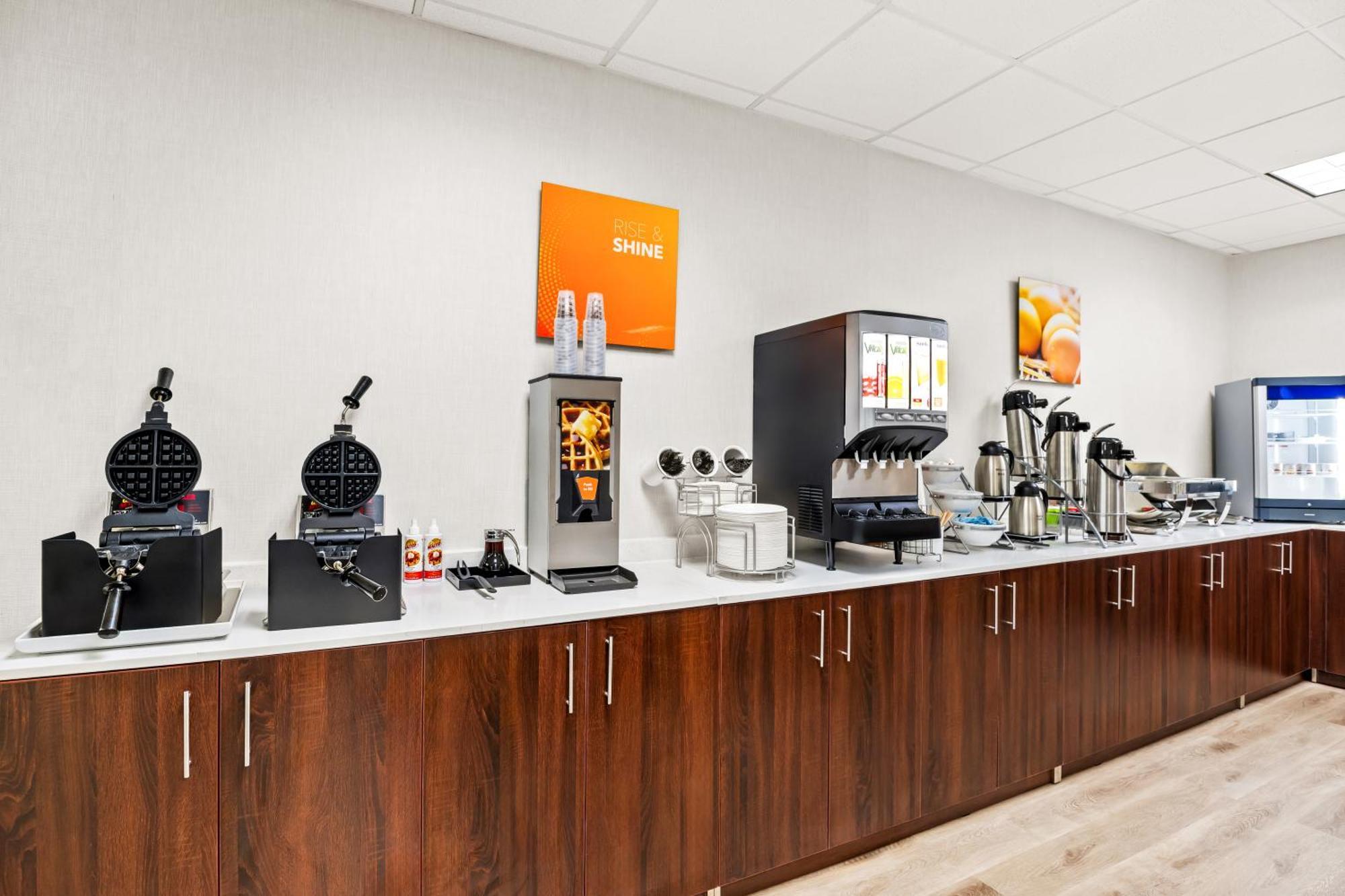 Comfort Inn & Suites Prince George - Fort Gregg Екстер'єр фото