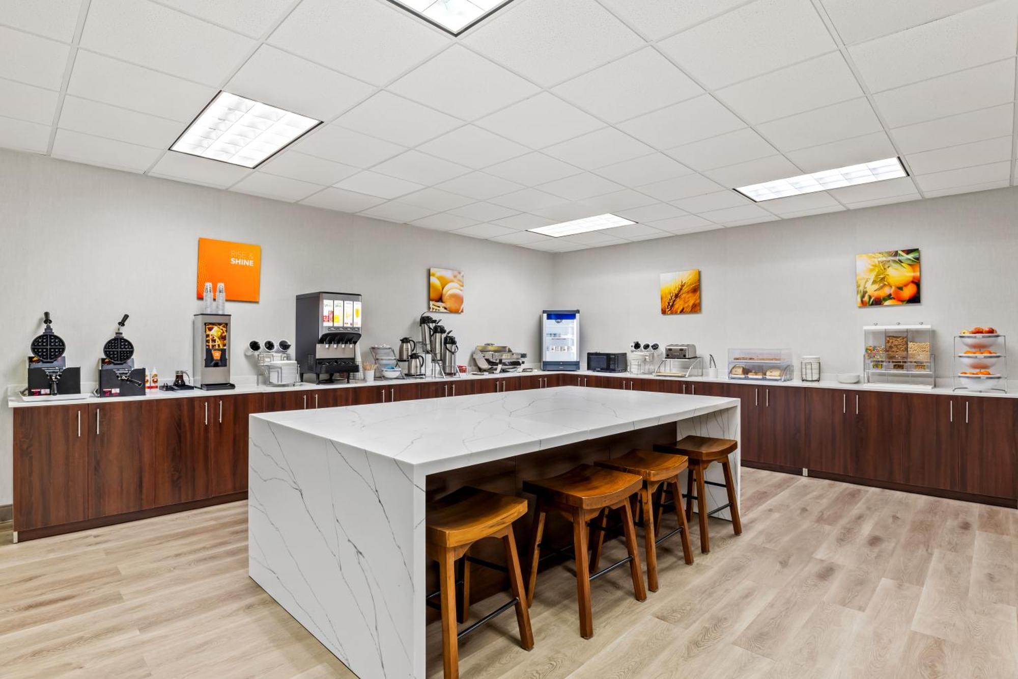 Comfort Inn & Suites Prince George - Fort Gregg Екстер'єр фото